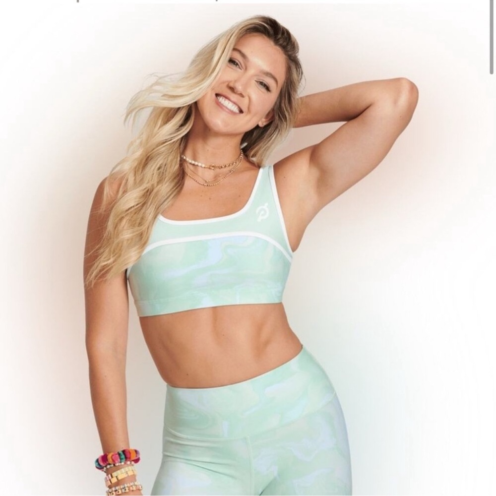 Peloton Women’s Medium Light Green Swirl Sports Bra